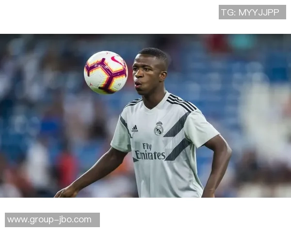 本泽马直言姆巴佩需依赖维尼修斯等队友才能夺欧冠