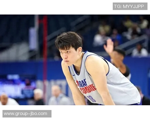 杨瀚森在篮下对抗能力不足前场篮板和挡拆时易遭犯规困扰 杨瀚森在篮下对抗能力不足前场篮板和挡拆时易遭犯规困扰