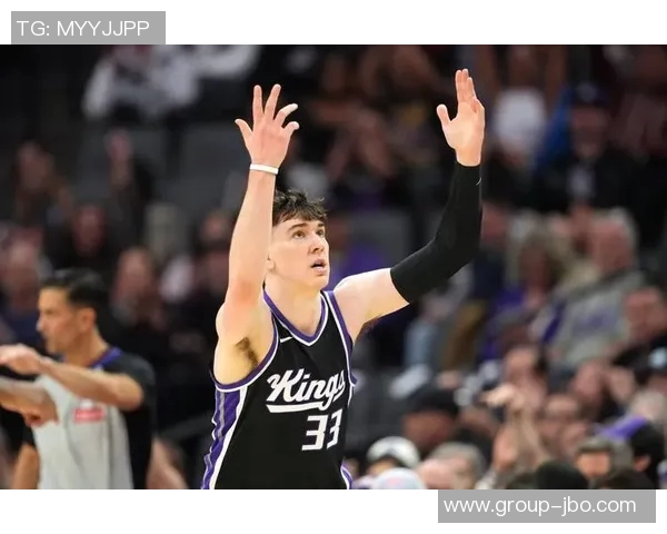 拉拉维亚谈与詹东的对抗经历称同队合作是莫大荣幸 拉拉维亚谈与詹东的对抗经历称同队合作是莫大荣幸