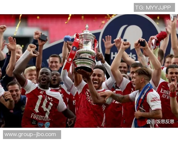 恩里克赞英超水平高阿森纳实力强劲领跑联赛与欧冠