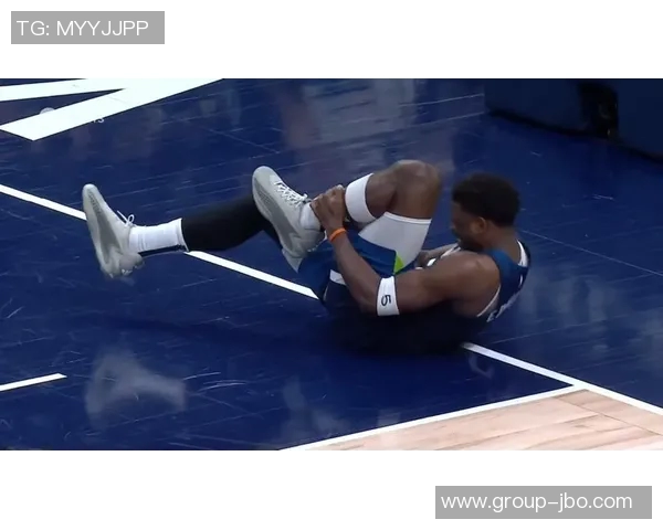 爱德华兹尽管砍下32分11板却因8次失误导致正负值惨淡16